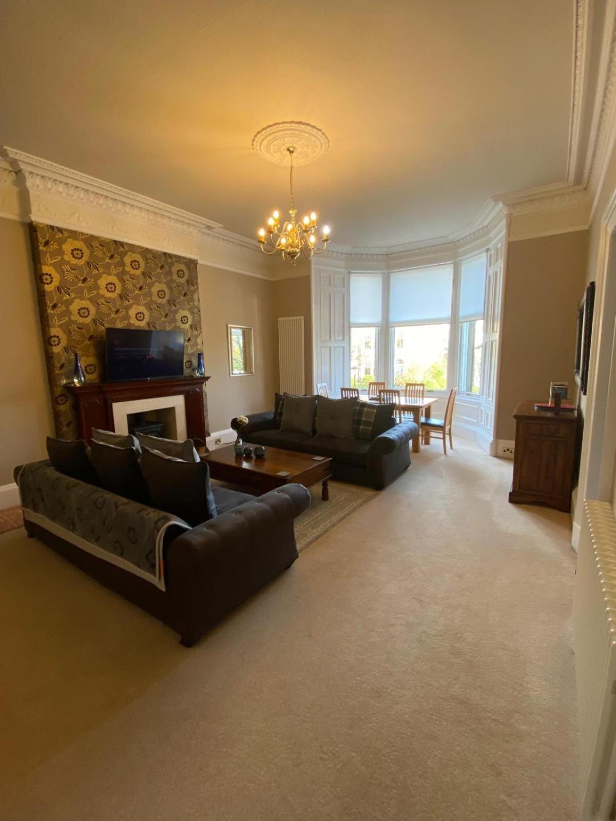 Beautiful & Bright 2 Bed Flat Murrayfield Edinburgh Bagian luar foto