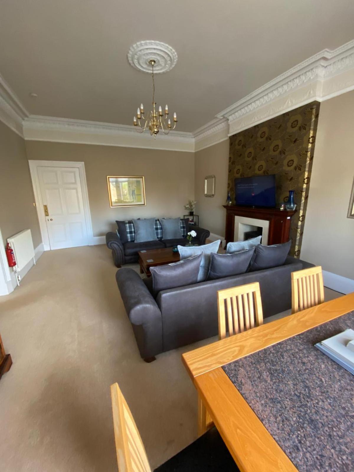 Beautiful & Bright 2 Bed Flat Murrayfield Edinburgh Bagian luar foto